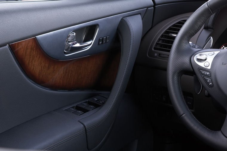 2009 Infiniti FX50 Door Panel Picture